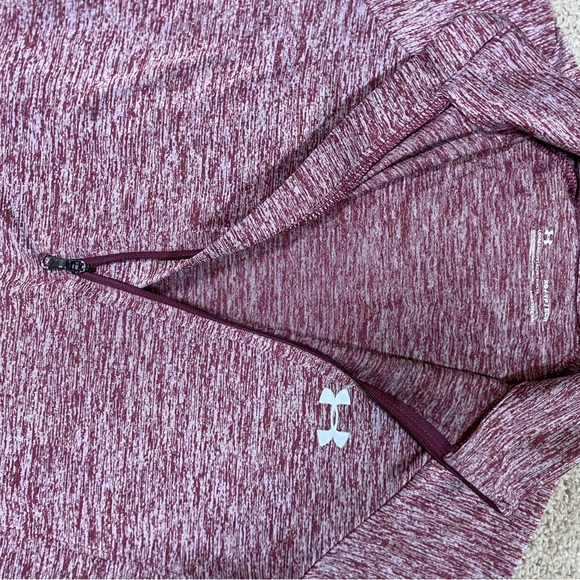 NWOT XS Under Armour Long sleeve HeatGear - Picture 4 of 5
